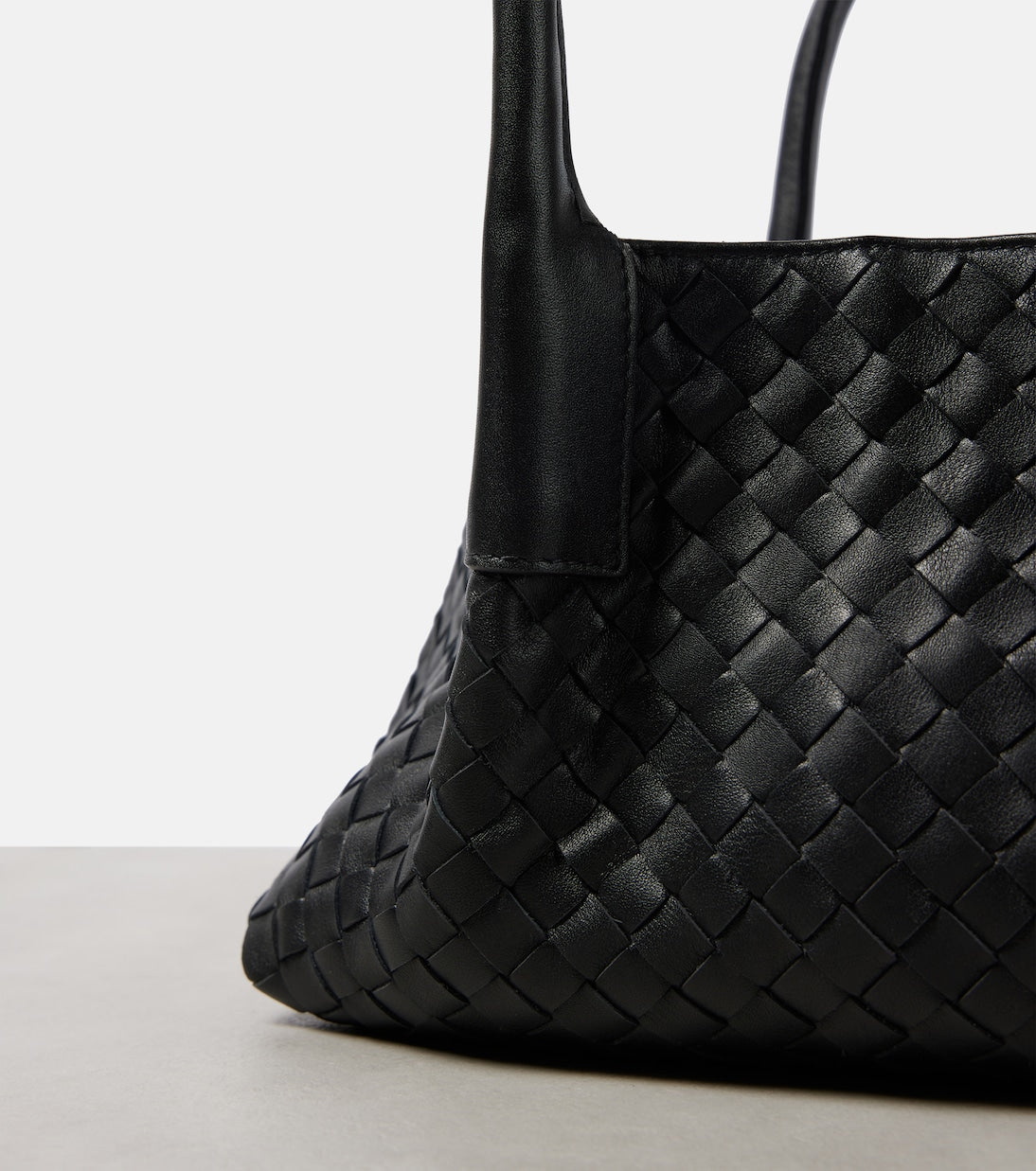 BOTTEGA VENETA New Tote Intrecciato Small reversible leather tote bag