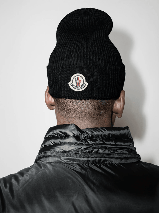 Moncler logo-patch knitted beanie