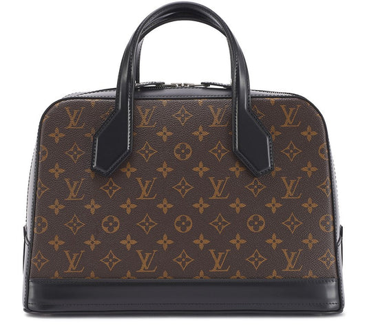 LOUIS VUITTON Dora Medium Model