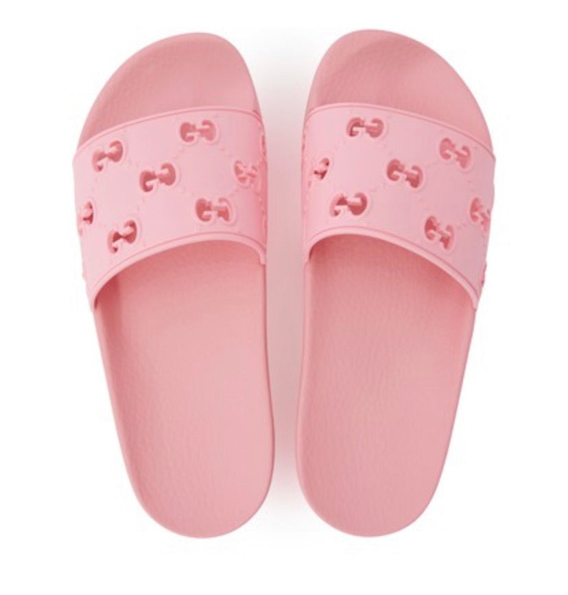 Gucci rubber GG slide sandal in Pink