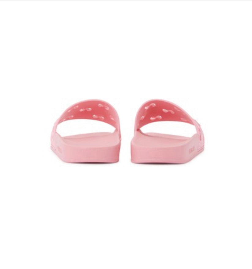 Gucci rubber GG slide sandal in Pink