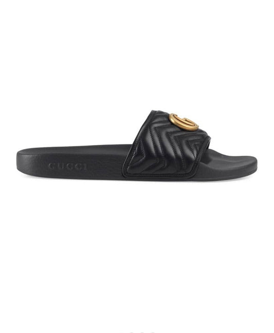 Chanclas Gucci de piel matelassé para hombre