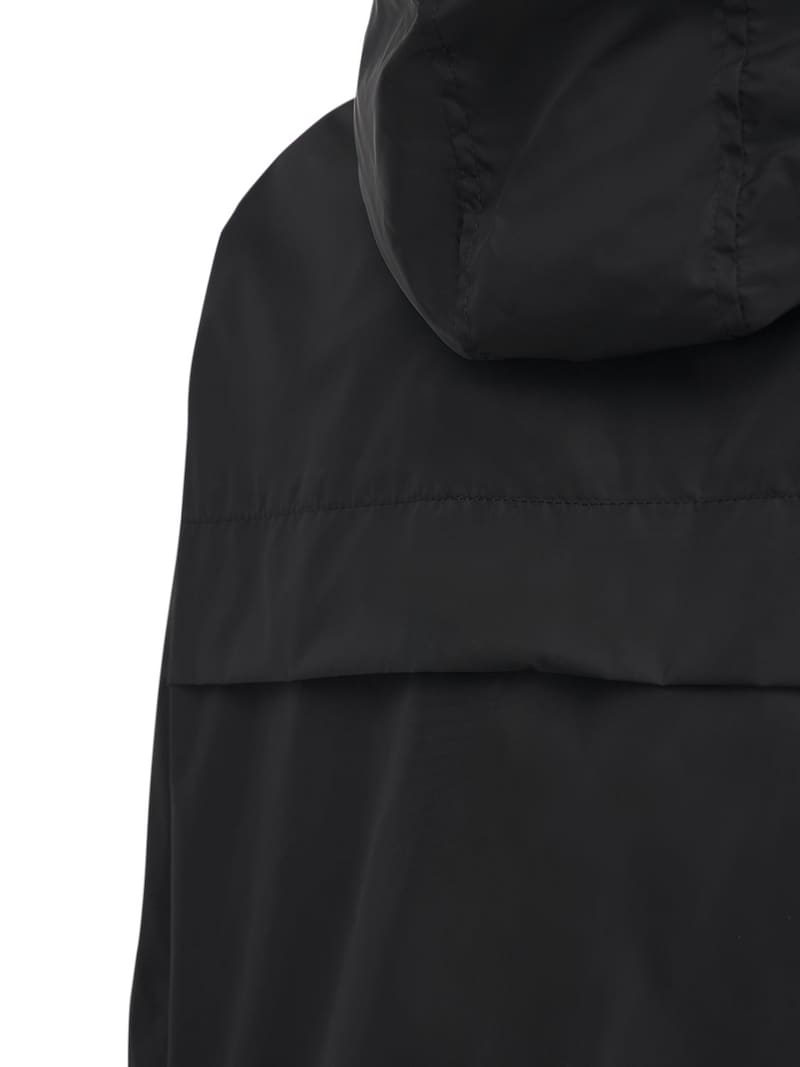 MONCLER MASSEREAU CHAQUETA TÉCNICA DE NYLON CORTAVIENTOS