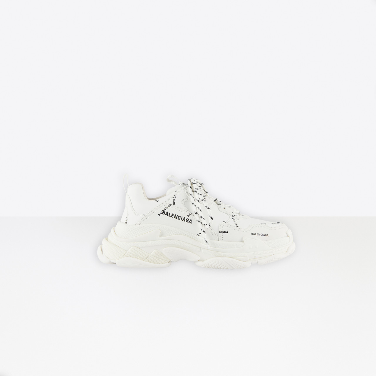 BASKETS TRIPLE S BALENCIAGA ALLOVER LOGO FEMME